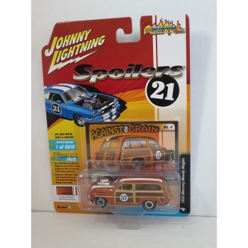 Johnny Lightning 1:64 Mercury Woody Wagon 1950 copper